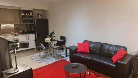 Qure Restaurant And Apartments Canberra Bruce - Accommodation Main Beach 0