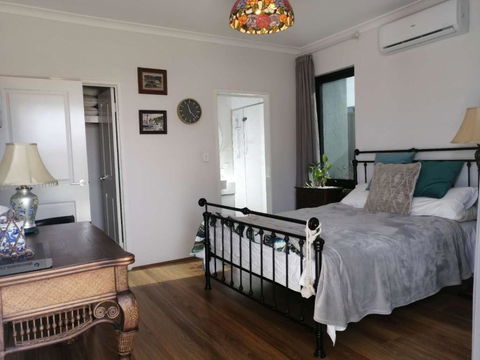 Private & Cosy! Master Bedroom In Perth With Garden View - Accommodation Main Beach 2