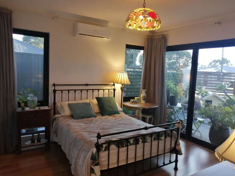 Private & Cosy! Master Bedroom In Perth With Garden View - Accommodation Main Beach 0