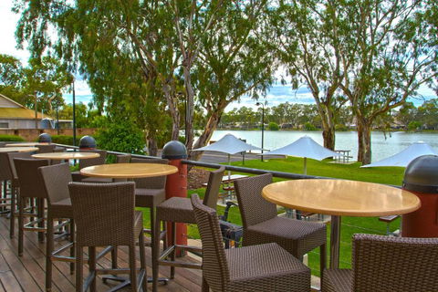 Pretoria Hotel - Accommodation Main Beach 1