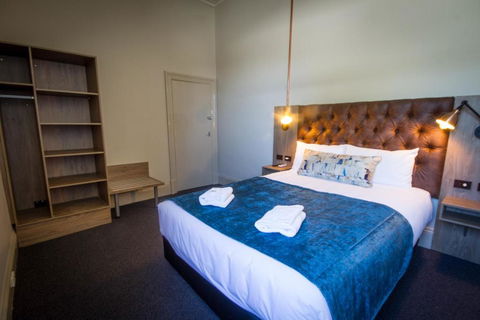 Pretoria Hotel - Accommodation Main Beach 3