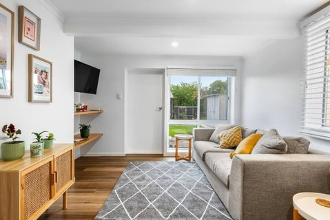 Prime Location, Stylish Space - Accommodation Main Beach 0