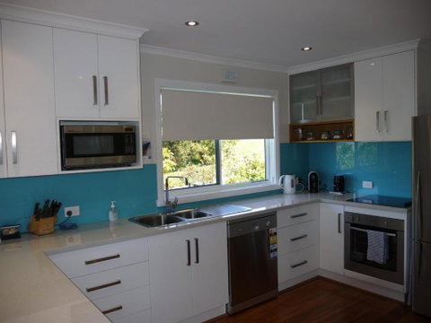 Prime Location - Totally Refurbished - Accommodation Main Beach 2