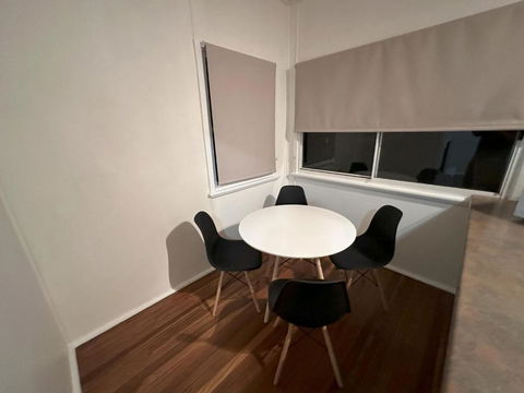Private 1 Bedroom Apartment With Fenced Yard - Accommodation Main Beach 1