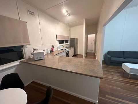 Private 1 Bedroom Apartment With Fenced Yard - Accommodation Main Beach 2