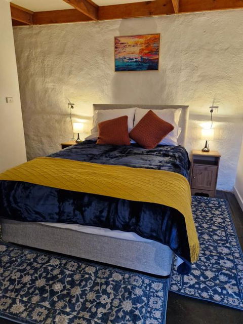 Private Guesthouse - Accommodation Main Beach 2