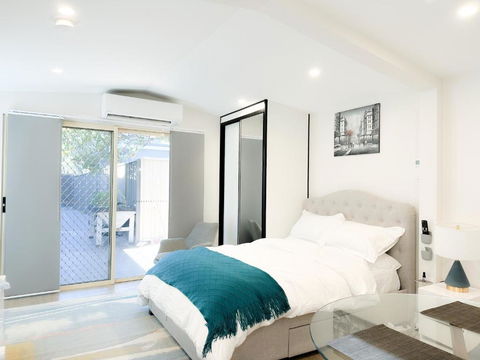 Private, Local Living Studio In Mascot, Airport - Accommodation Main Beach 0