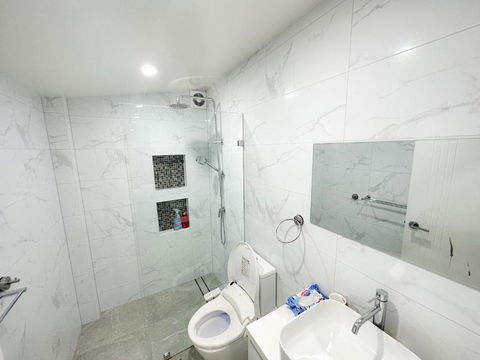 Private, Local Living Studio In Mascot, Airport - Accommodation Main Beach 1