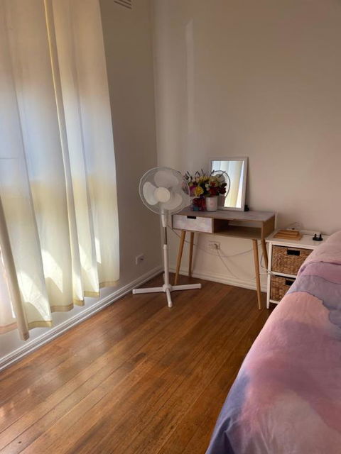 Private Room Near Melbourne Airport - Accommodation Main Beach 0