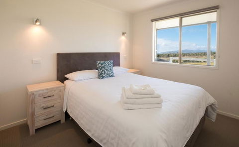 Prom Gate Getaway - Accommodation Main Beach 2