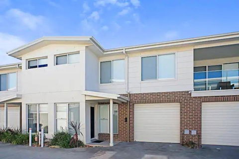 Pur Purr Shores - Accommodation Main Beach 0