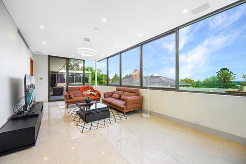 Putney Brand New Luxury House Pool & Waterview - Accommodation Main Beach 2