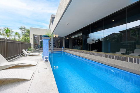 Putney Luxury & Waterview & Pool Near Olympic Park - Accommodation Main Beach 0