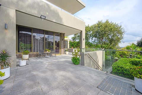 Putney Luxury & Waterview & Pool Near Olympic Park - Accommodation Main Beach 3