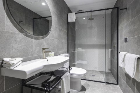 Q Squared Serviced Apartments - Accommodation Main Beach 3