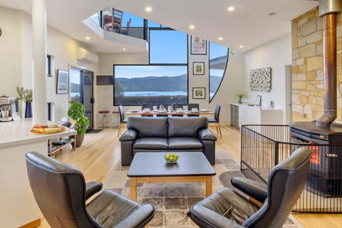 Quarry Hill Lookout - Accommodation Main Beach 1