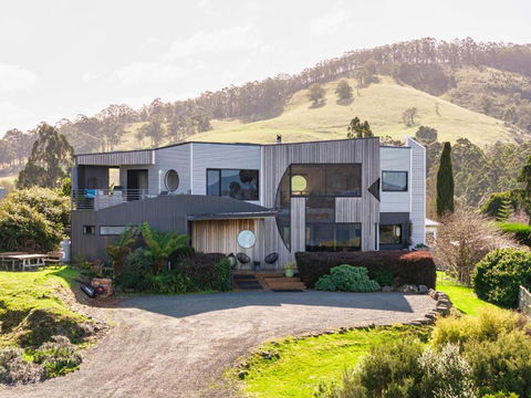 Quarry Hill Lookout - Accommodation Main Beach 0