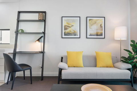 Quattro Apartments - Accommodation Main Beach 3