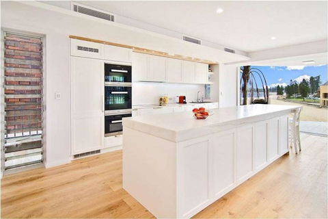 Queenscliff Penthouse - Beachfront - Accommodation Main Beach 1