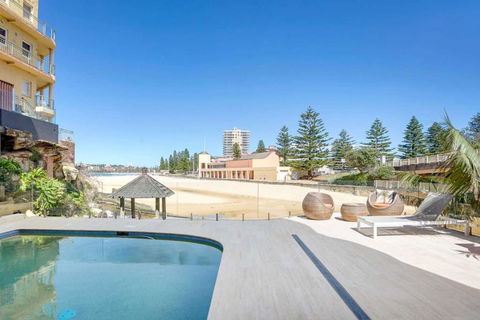 Queenscliff Penthouse - Beachfront - Accommodation Main Beach 0