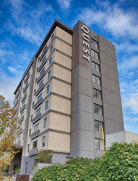 Quest Mascot - Accommodation Main Beach 2