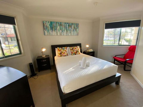 Quiet 2 Bedroom Apt In The Heart Of Old Kingston - Accommodation Main Beach 2