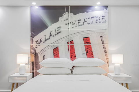 Quirky Studio With Sleek Decor In St Kilda - Accommodation Main Beach 2