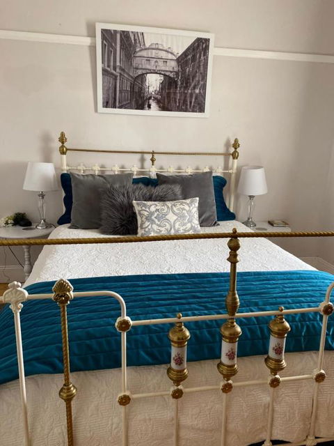 R&R Blue Diamond Luxury Cottage Maryborough, Vic - Accommodation Main Beach 1