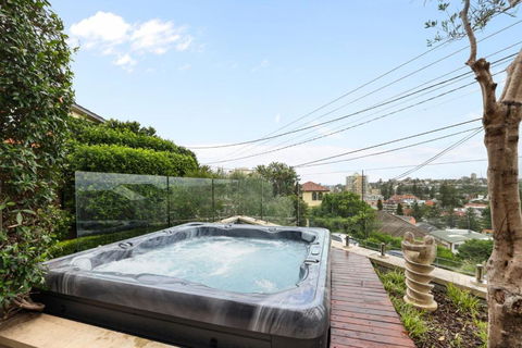 Ra Wonga - Queenscliff Beach House - Accommodation Main Beach 0