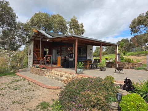 Rainshadow Retreat - Accommodation Main Beach 0
