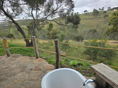 Rainshadow Retreat - Accommodation Main Beach 3