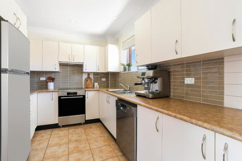 Randwick L 3 Bedroom Apartment + Parking - Accommodation Main Beach 3