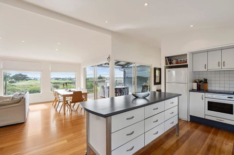 Range View House 23 Bristow Smith Ave Goolwa South-No Linen Included - Accommodation Main Beach 0