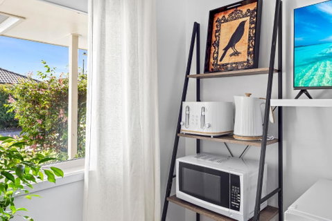 Raven Studio Griffin - Accommodation Main Beach 3