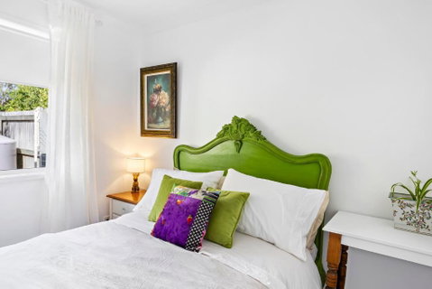 Raven Studio Griffin - Accommodation Main Beach 1