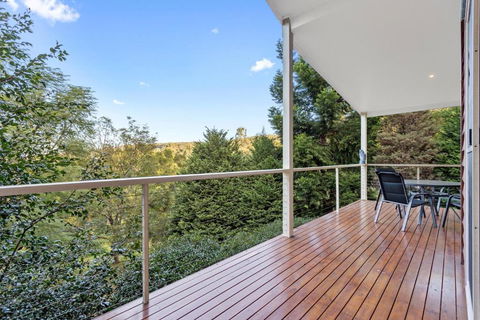 Ravensbourne Escape- Kookaburra Kottage - Accommodation Main Beach 1