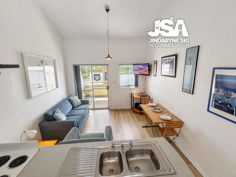 Razorback 3 - Accommodation Main Beach 1