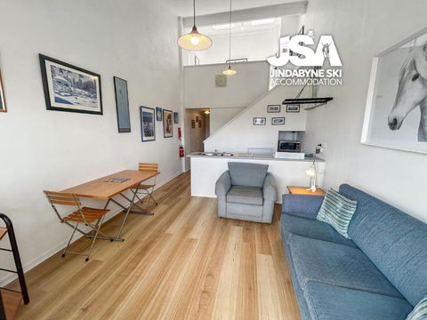 Razorback 3 - Accommodation Main Beach 2