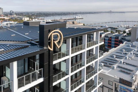R Hotel Geelong - Accommodation Main Beach 1