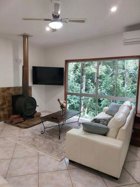 Rainforest Retreat-Fireplace-BBQ-3 Acres- - Accommodation Main Beach 1
