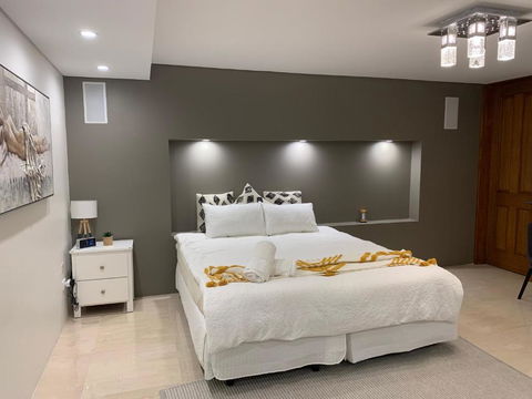 Putney Studio, Short Drive To Parklands & Olympic Park - Accommodation Main Beach 3