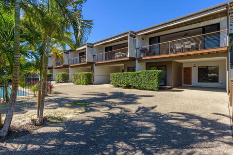 Rainbow Surf 5 - Accommodation Main Beach 2