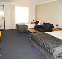Asters On James Motor Inn
