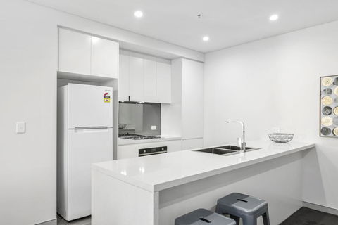 Astra Apartments Wollongong CBD - Accommodation Main Beach 2