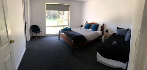 At HOME On HOLMES - Accommodation Main Beach 3