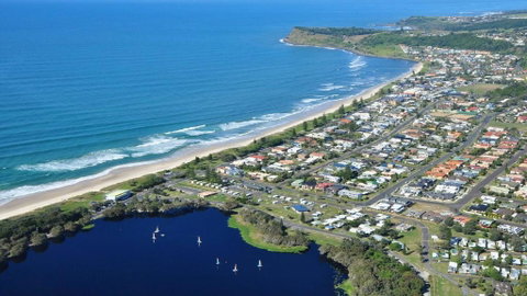 At The Beach - Lennox Head - Accommodation Main Beach 2