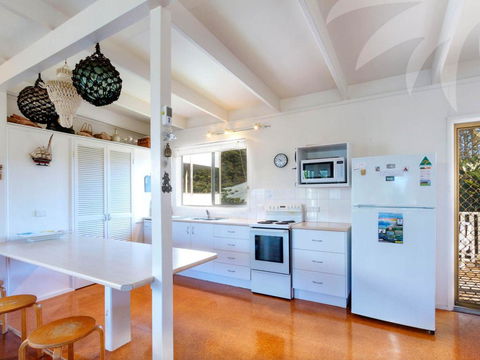 At Tintagel - Accommodation Main Beach 2