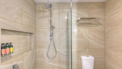 Atherton Apartments - Accommodation Main Beach 2