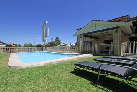 Atlas Motel - Accommodation Main Beach 1