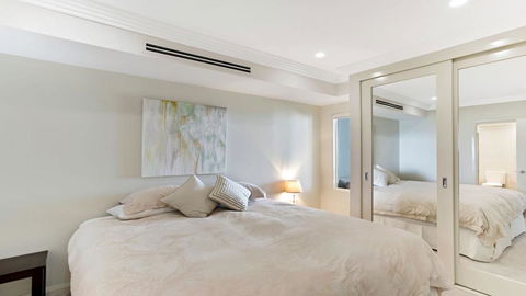 Aura Apartment With Spectacular Views! - Accommodation Main Beach 3